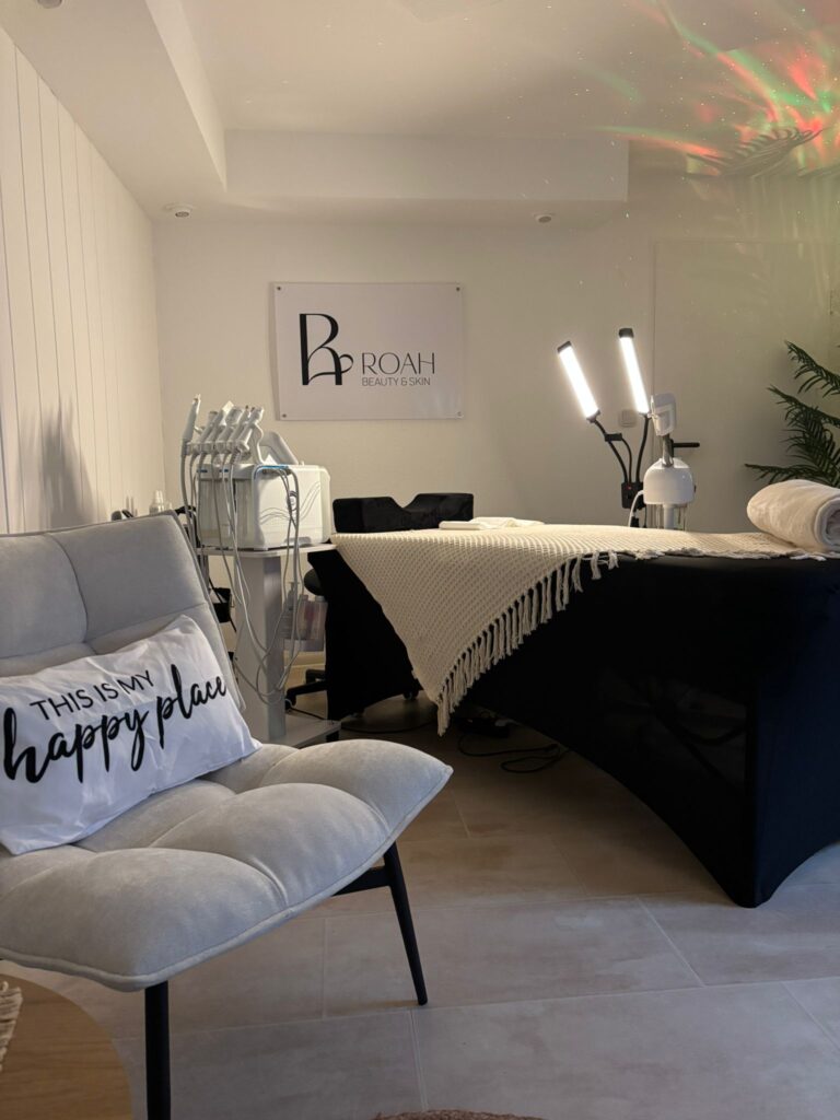 Bild zeigt ein Kosmetikstudio in Harburg für Gesichtsbehandlungen Lash & Browlift